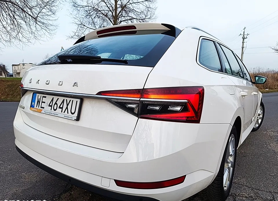 Skoda Superb cena 87700 przebieg: 121000, rok produkcji 2019 z Toruń małe 781